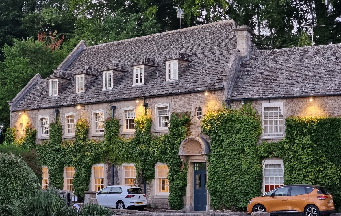 You are currently viewing מלון הברבור ביברי  The Swan hotel Bibury